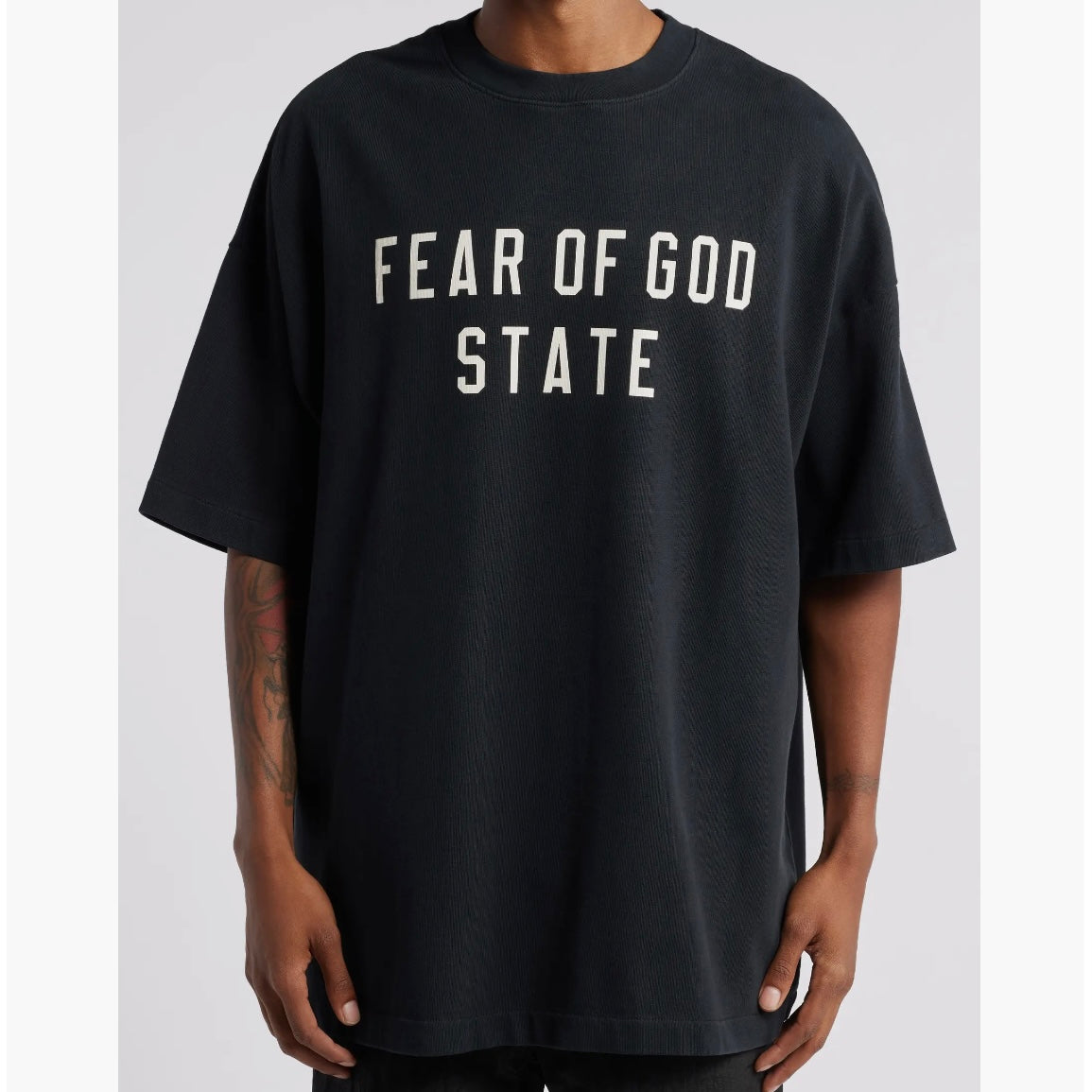 FEAR OF GOD ESSENTIALS STATE LOGO T-SHIRT – BESPOKE