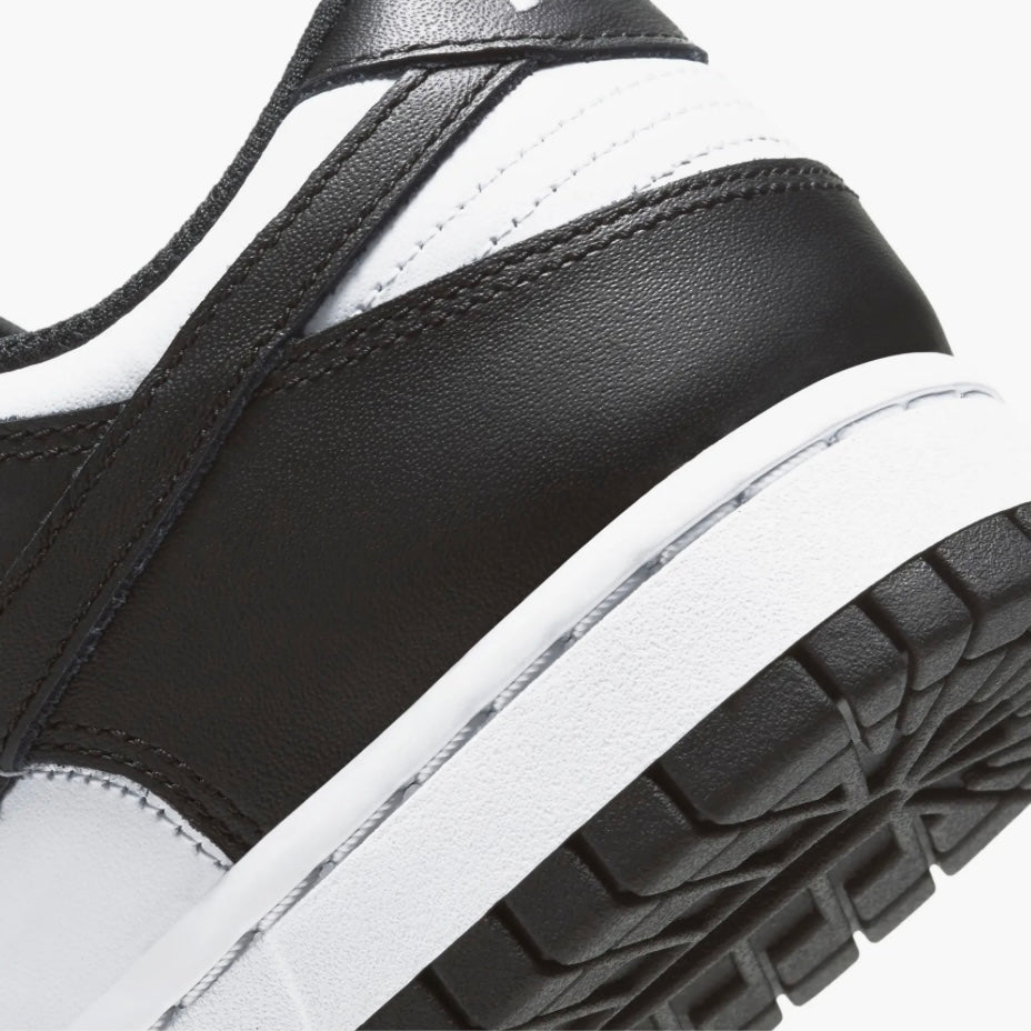NIKE WOMEN´S DUNK LOW SNEAKER