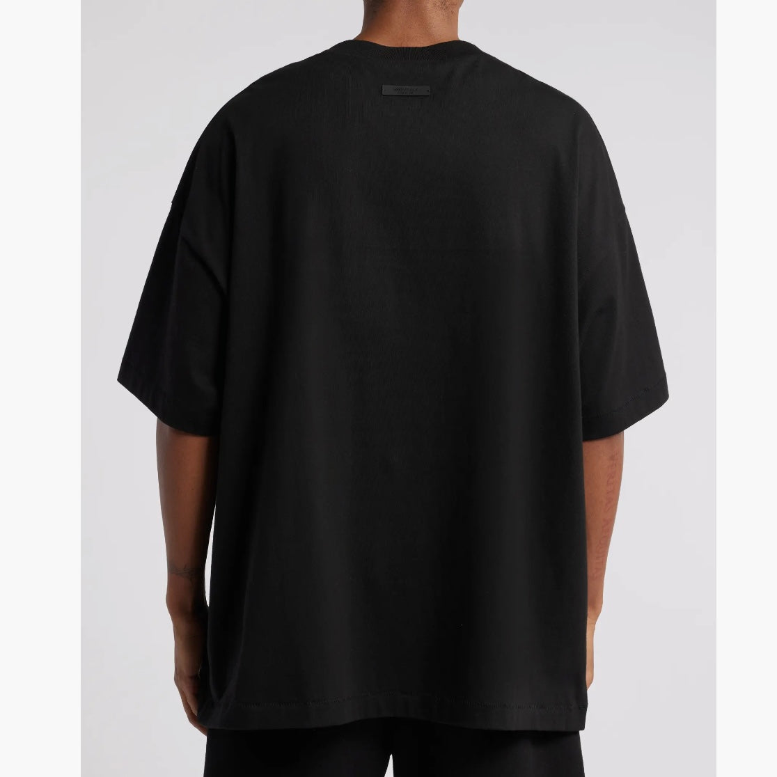 FEAR OF GOD ESSENTIALS LOGO GRAPHIC T-SHIRT
