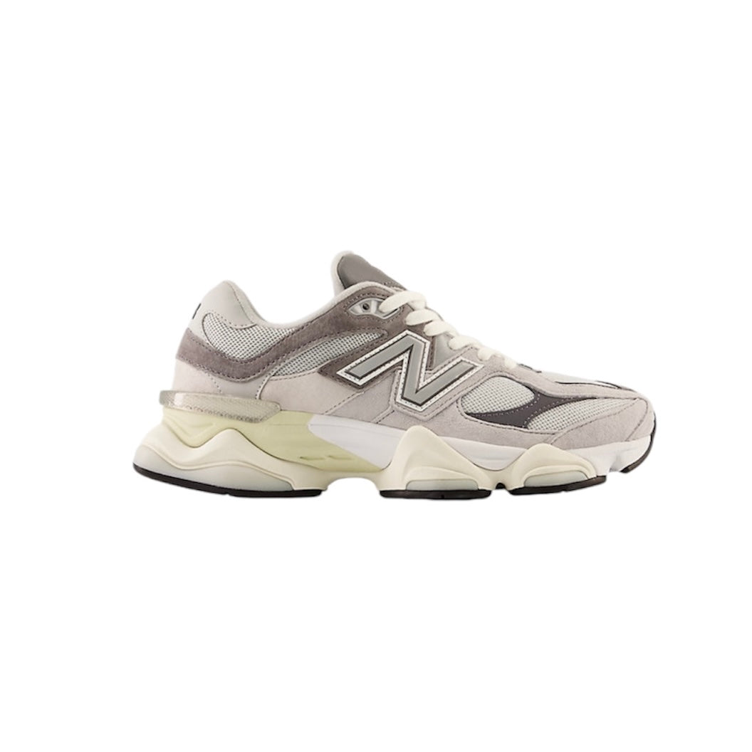 NEW BALANCE 9060 SNEAKER