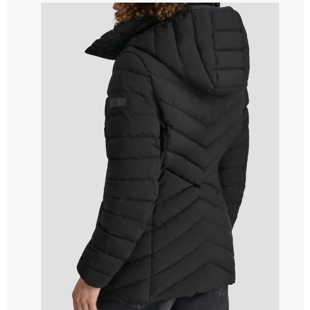 DKNY SHORT STRETCH HOODED PACKABLE PUFFER JACKET