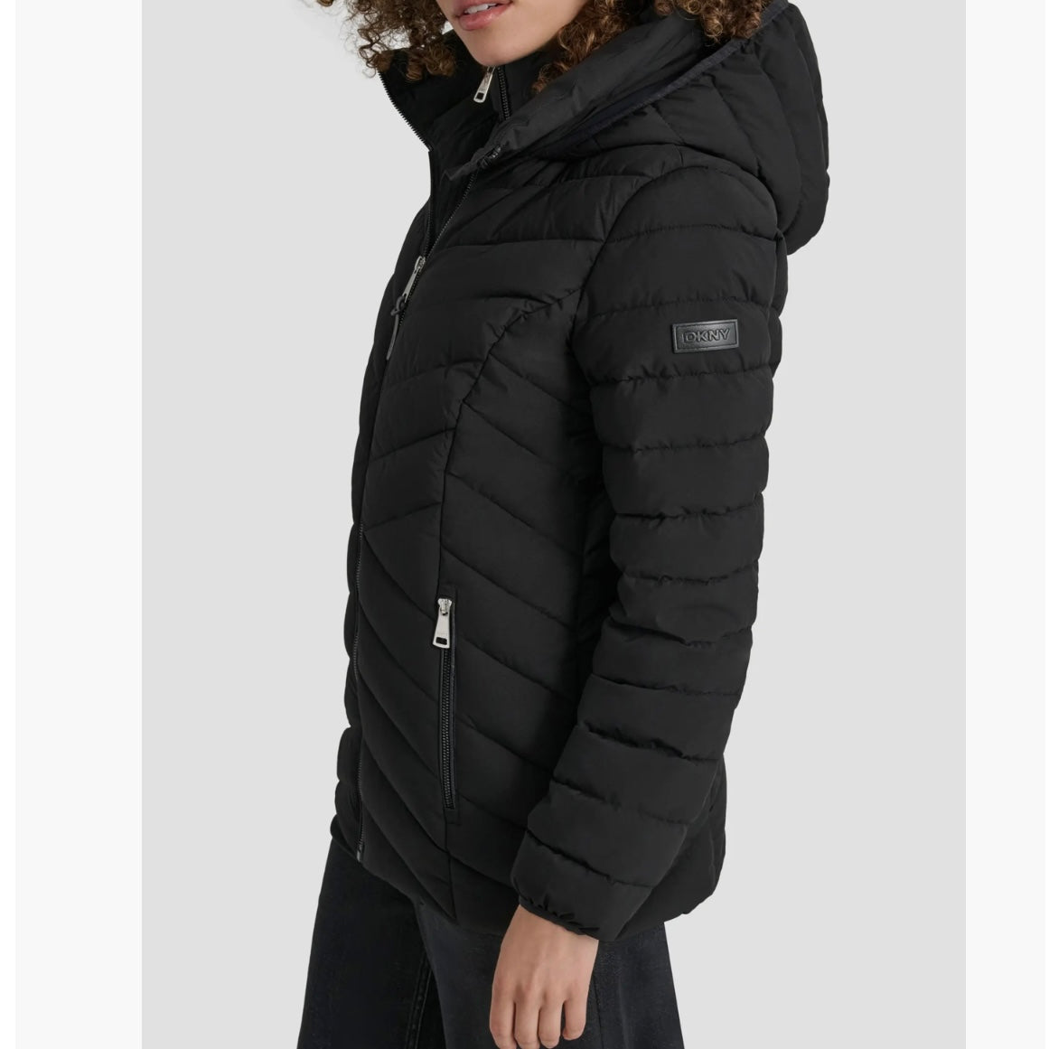 DKNY SHORT STRETCH HOODED PACKABLE PUFFER JACKET