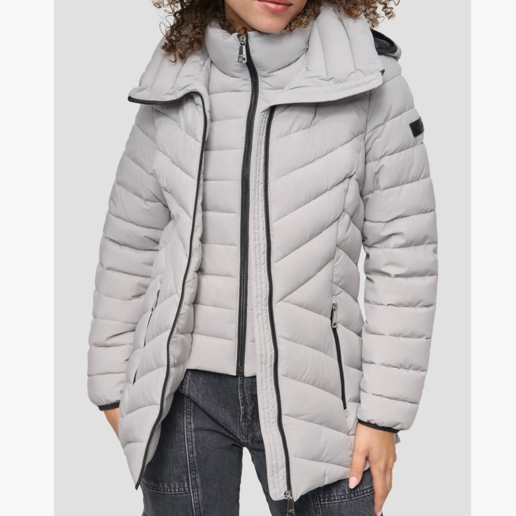 DKNY SHORT STRETCH HOODED PACKABLE PUFFER JACKET