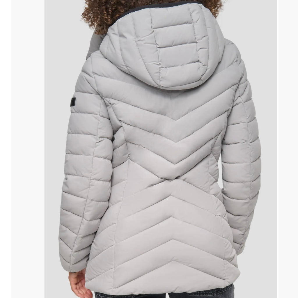 DKNY SHORT STRETCH HOODED PACKABLE PUFFER JACKET
