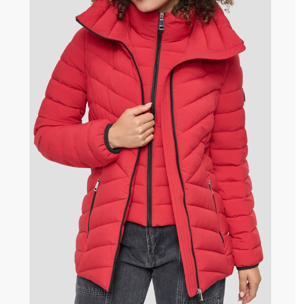 DKNY SHORT STRETCH HOODED PACKABLE PUFFER JACKET