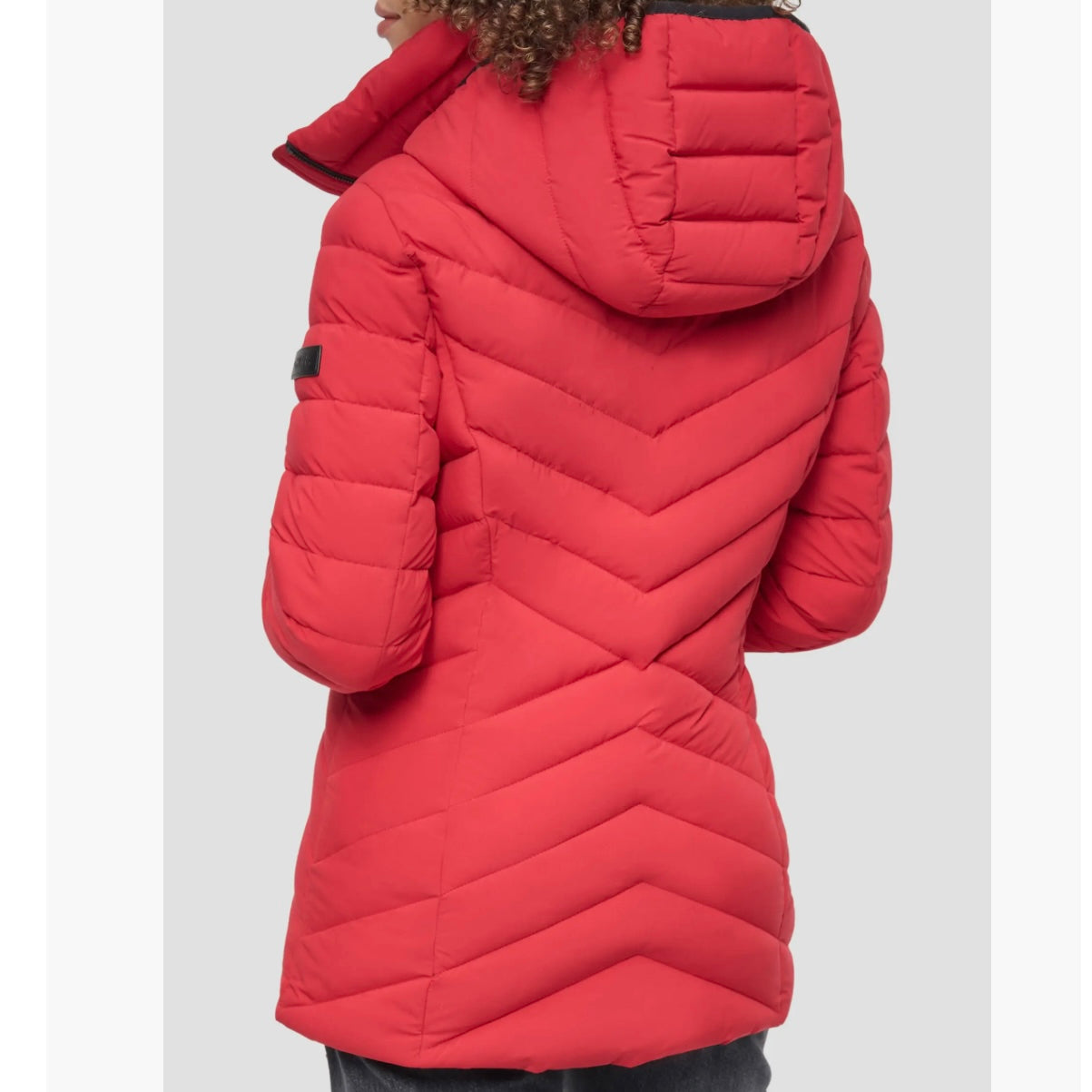 DKNY SHORT STRETCH HOODED PACKABLE PUFFER JACKET