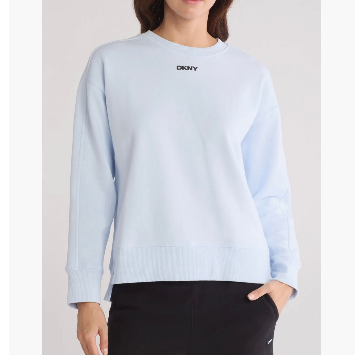 DKNY LOGO FLEECE HIGH-LOW SWEATSHIRT