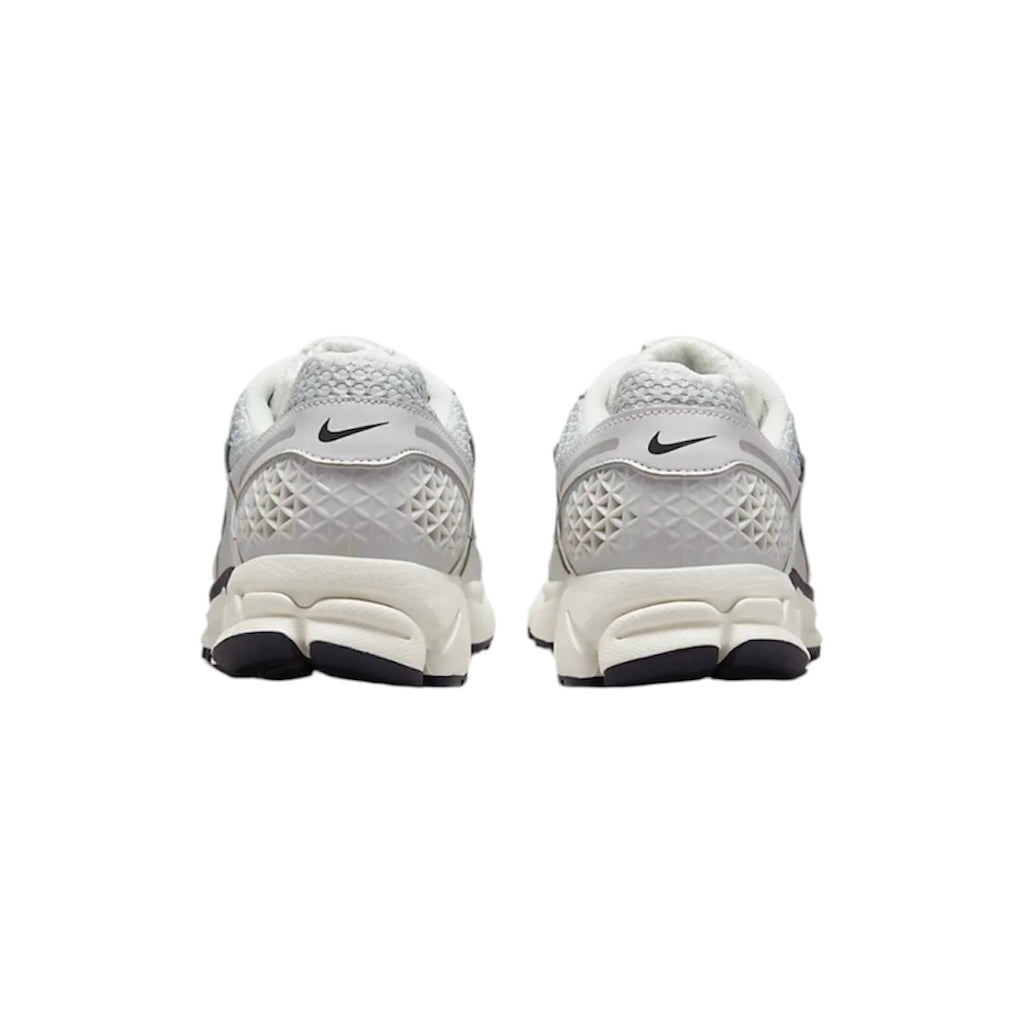 NIKE ZOOM VOMERO 5